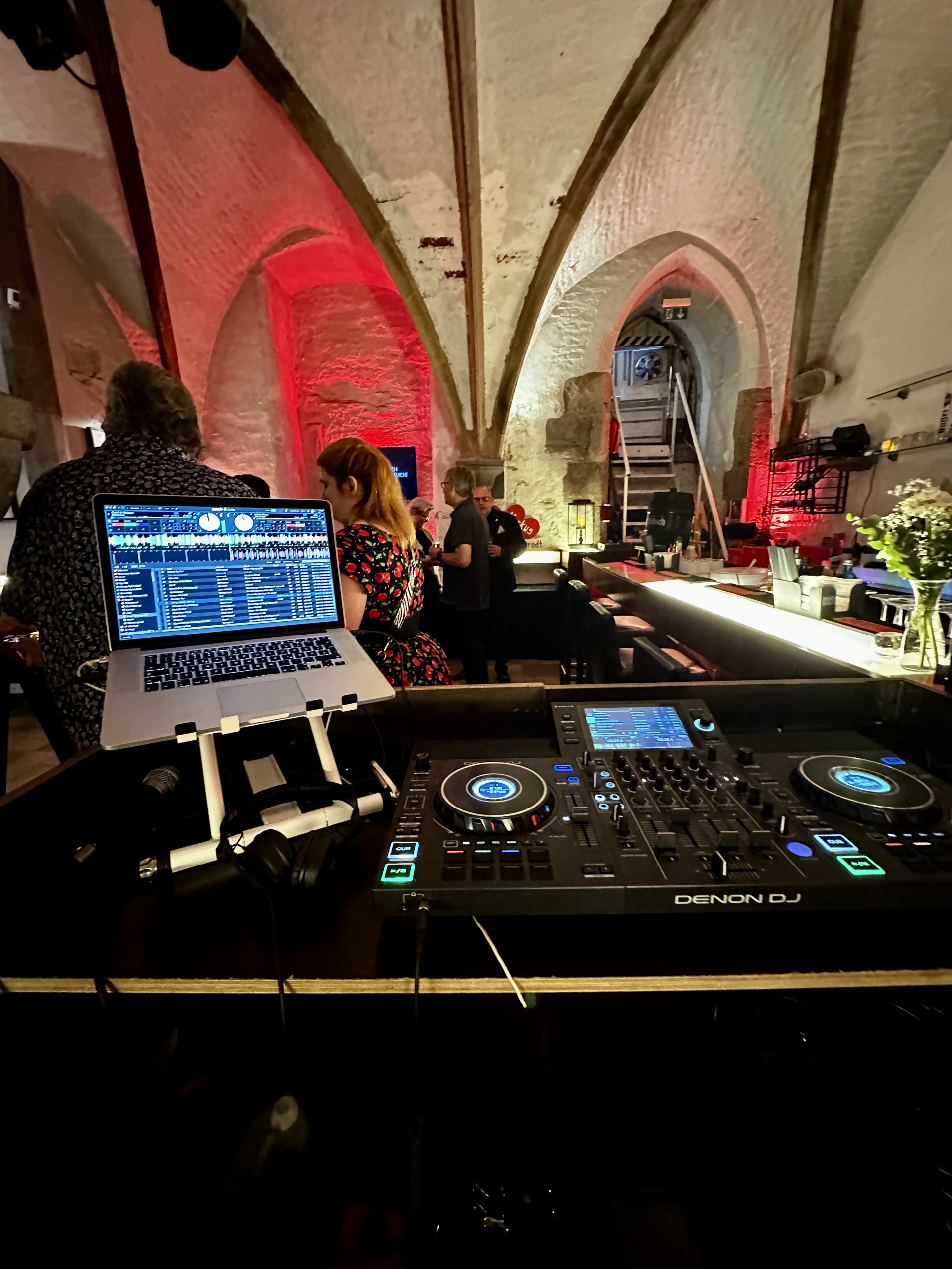 Blick über das DJ Pult